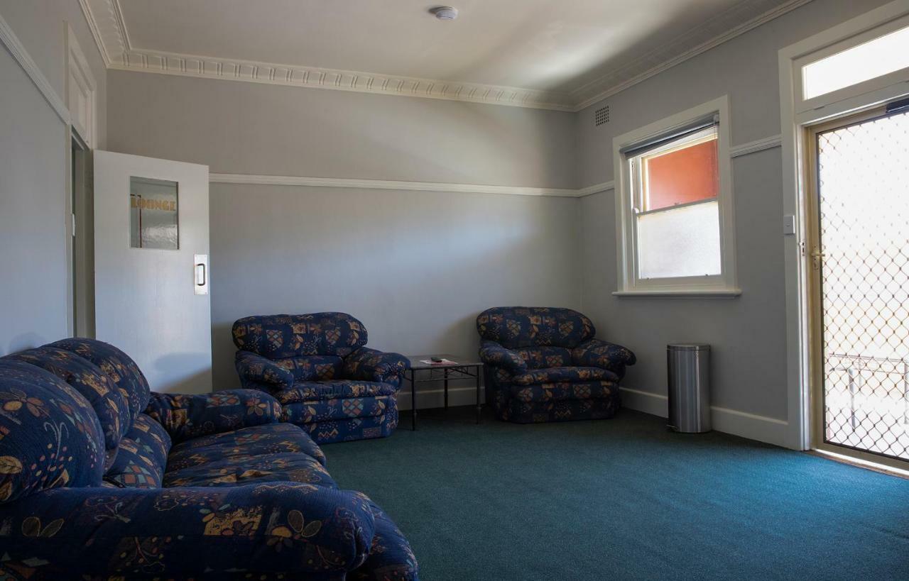 Criterion Hotel Gundagai Exterior photo